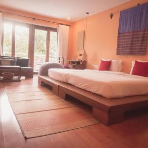 Deluxe Balcony Pool Front Double or Twin 