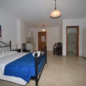 Studio (3 Adults) with Garden View - Ground Floor