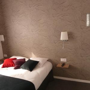 Standard Double Room with Street View