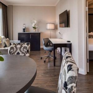 King Suite with Sofa Bed - Non-Smoking