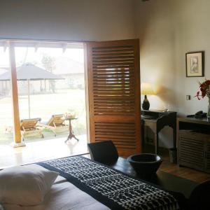 Two-Bedroom Bungalow (Interconnected)