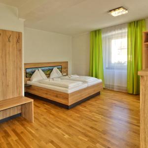 Basic Triple Room