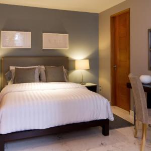 Corner Suite