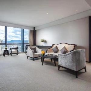 Two-Bedroom Executive King  Suite - Smoking