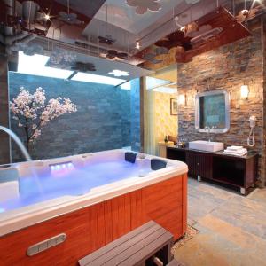 Deluxe Double Room with Bath