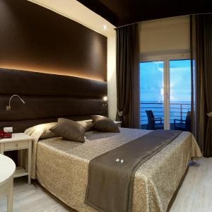 Classic Double or Twin Room with Sea View