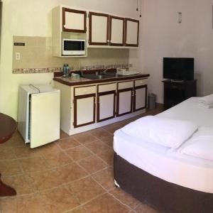 Studio (2 Adults)