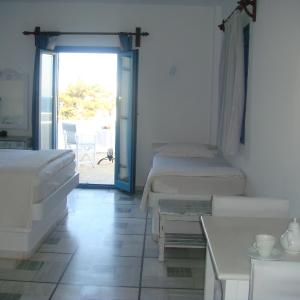 Studio with Garden View (4 Adults)