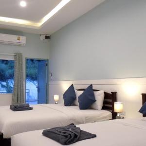 Triple Room with Terrace
