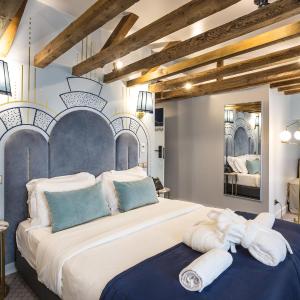 Deluxe Room with Balcony
