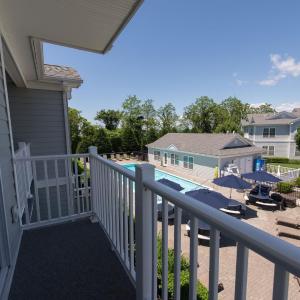 Apartment with Pool View 