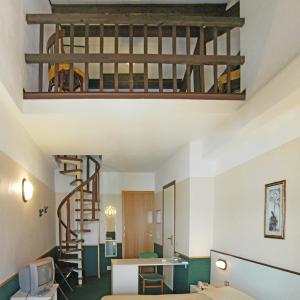 Family Room with Lake View - Split Level