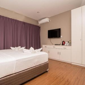 Deluxe Double Room with Garden View