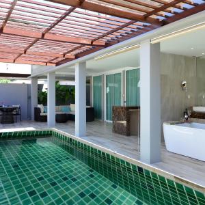 Private Pool Suite