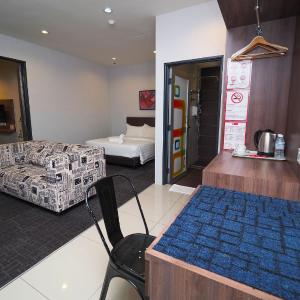 Deluxe Family Suite