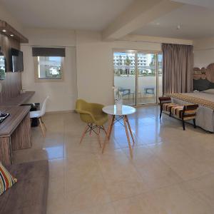 Junior Suite with Mountain View
