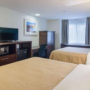 Queen Room with Two Queen Beds - Non-Smoking