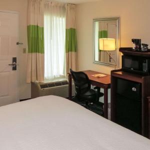 King Room - Accessible/Non-Smoking