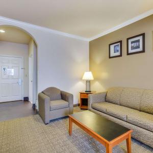 King Suite with Sofa Bed - Non-Smoking