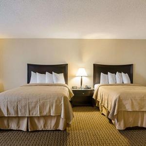 Queen Room with Two Queen Beds - Sofabed/Non-Smoking