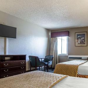Queen Room with Two Queen Beds - Accessible/Non-Smoking 