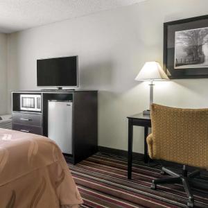 Queen Room - Non-Smoking