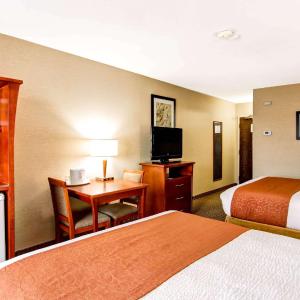 Queen Room with Two Queen Beds - Non-Smoking