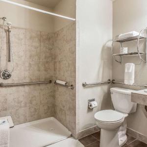 Queen Room - Accessible/Nonsmoking