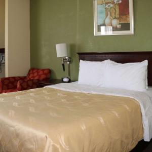 Queen Room - Accessible/Nonsmoking