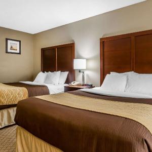 Standard Queen Room with Two Queen Beds and Tub - Accessible/Non-Smoking