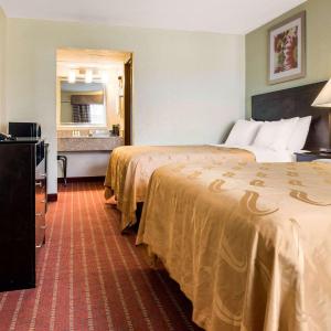 Queen Room with Two Queen Beds - Non-Smoking