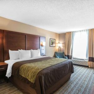 King Suite - Accessible/Non-Smoking