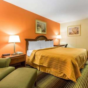 Queen Bed Accessible