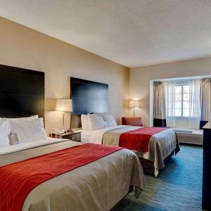 Queen Room with Two Queen Beds - Accessible/Non-Smoking 