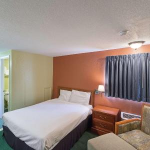 Queen Room - Non-Smoking