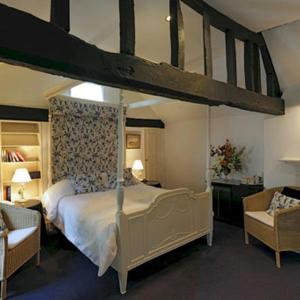 Deluxe Queen Room