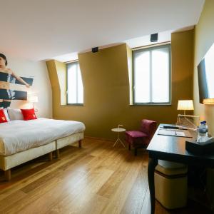 Deluxe Double Room with River Side