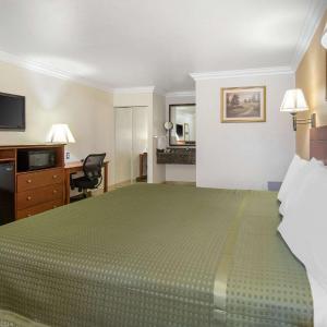 King Room - Non-Smoking