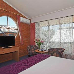 Standard Queen Room