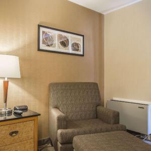 Standard King Room - Non-Smoking 