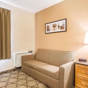 Standard Queen Room with Sofa Bed - Second Floor