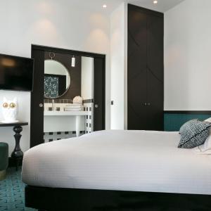 Intimist Room
