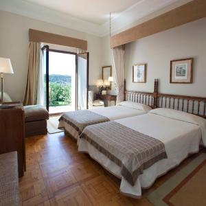 Standard Double Room (2 Adults + 1 Child)