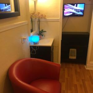 Single Room with Shared Bathroom