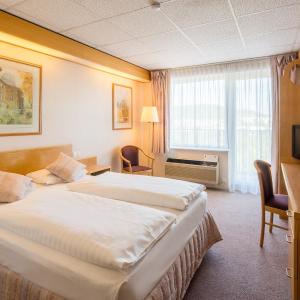 Business Double Room with Two Single Beds