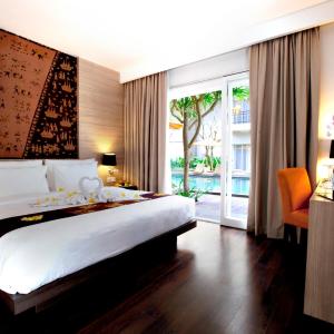 Deluxe Double or Twin Room with Pool Terrace