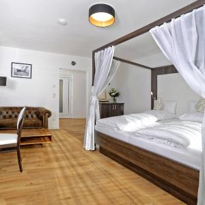 Suite with Lake View