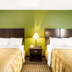 Queen Room with Two Queen Beds - Non-Smoking