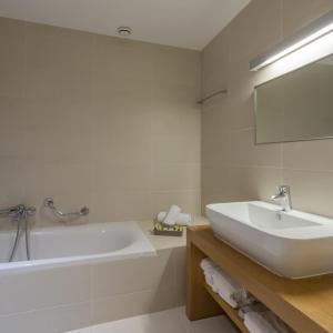 Executive Double Room - Delphi Valley View