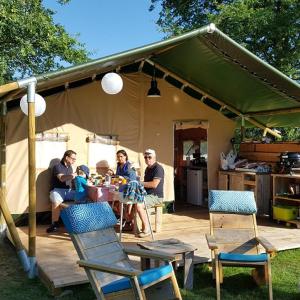 Lodge tent